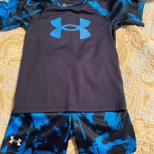 Like new, size 5 matching under armor set